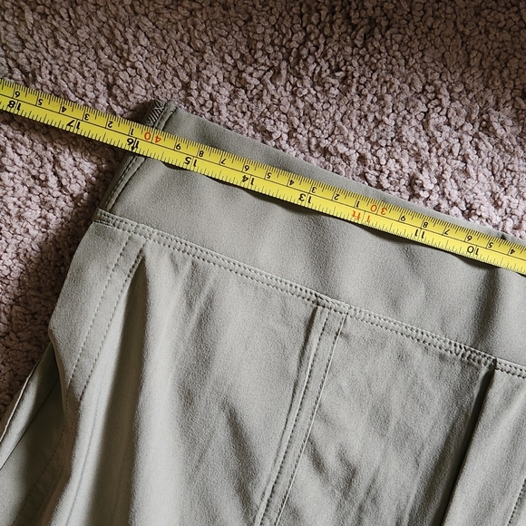 ATHLETA Brooklyn Heights High Rise Cargo Pant 10 TALL Olive Branch Wide Leg - Picture 7 of 8
